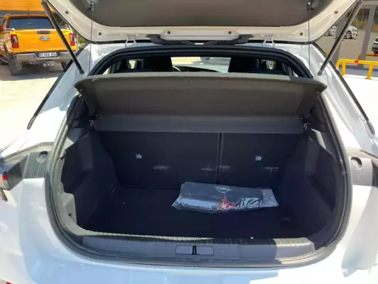 Sel&ccedil;uk'ta kiralık Opel Mokka