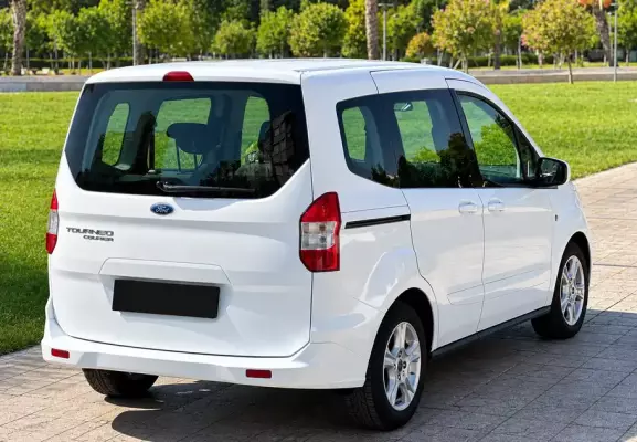 Ford Tourneo Courier for rent in Istanbul