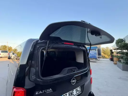Opel Zafira for rent in Urgup