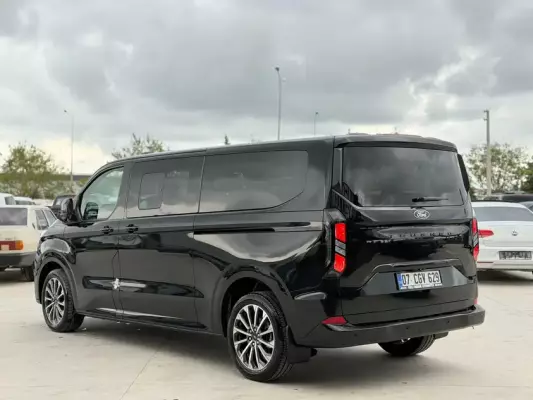 G&ouml;reme'de kiralık Ford Tourneo Custom