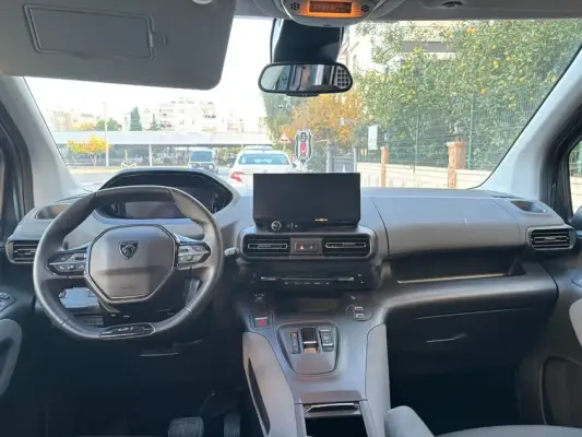 Peugeot Rifter for rent in Istanbul