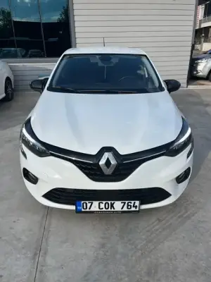 Renault Clio for rent in Istanbul