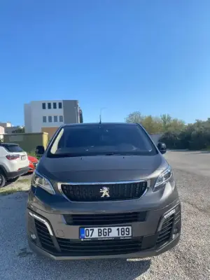 Peugeot Traveller for rent in Istanbul