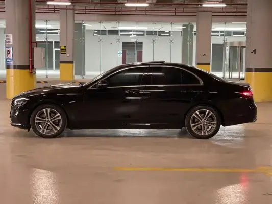 Mercedes E200 for rent in Istanbul