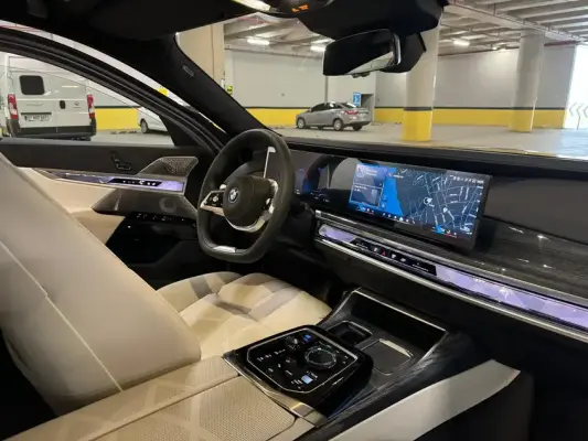 BMW i7 for rent in Istanbul