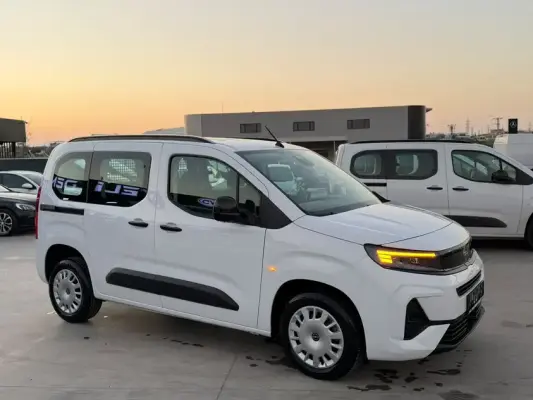 Opel Combo for rent in Istanbul
