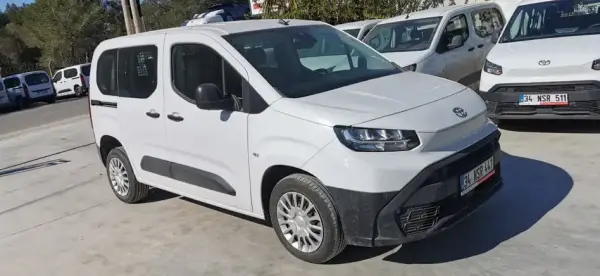 Toyota ProAce City for rent in Istanbul