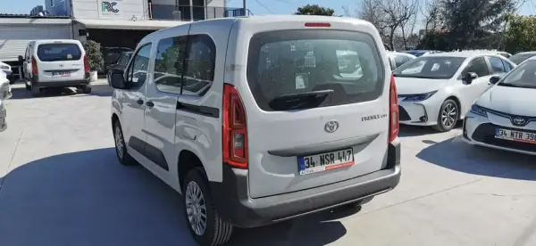 Toyota ProAce City for rent in Istanbul