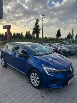 Renault Clio for rent in Istanbul