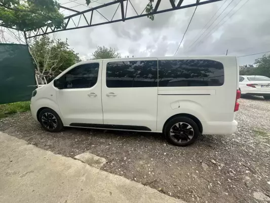 Opel Zafira Life for rent in Istanbul