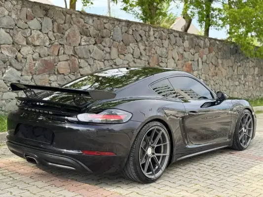 Porsche Cayman for rent in Istanbul