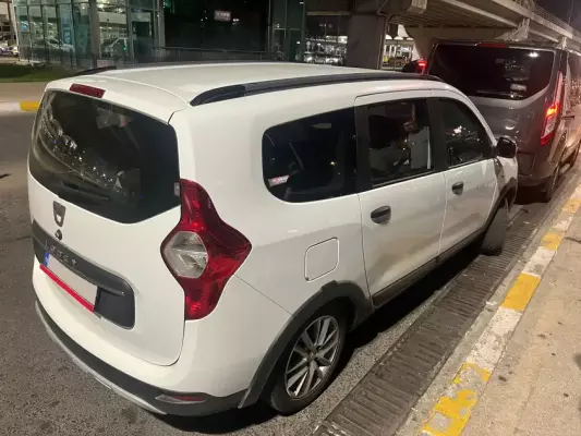Dacia Lodgy for rent in Cenger